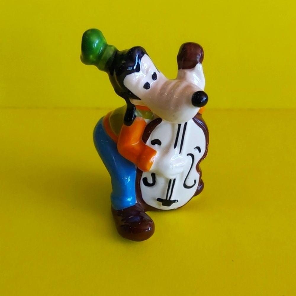 Walt Disney Productions Goofy Bass Cello Ceramic Figurine Rare Japan 1960's